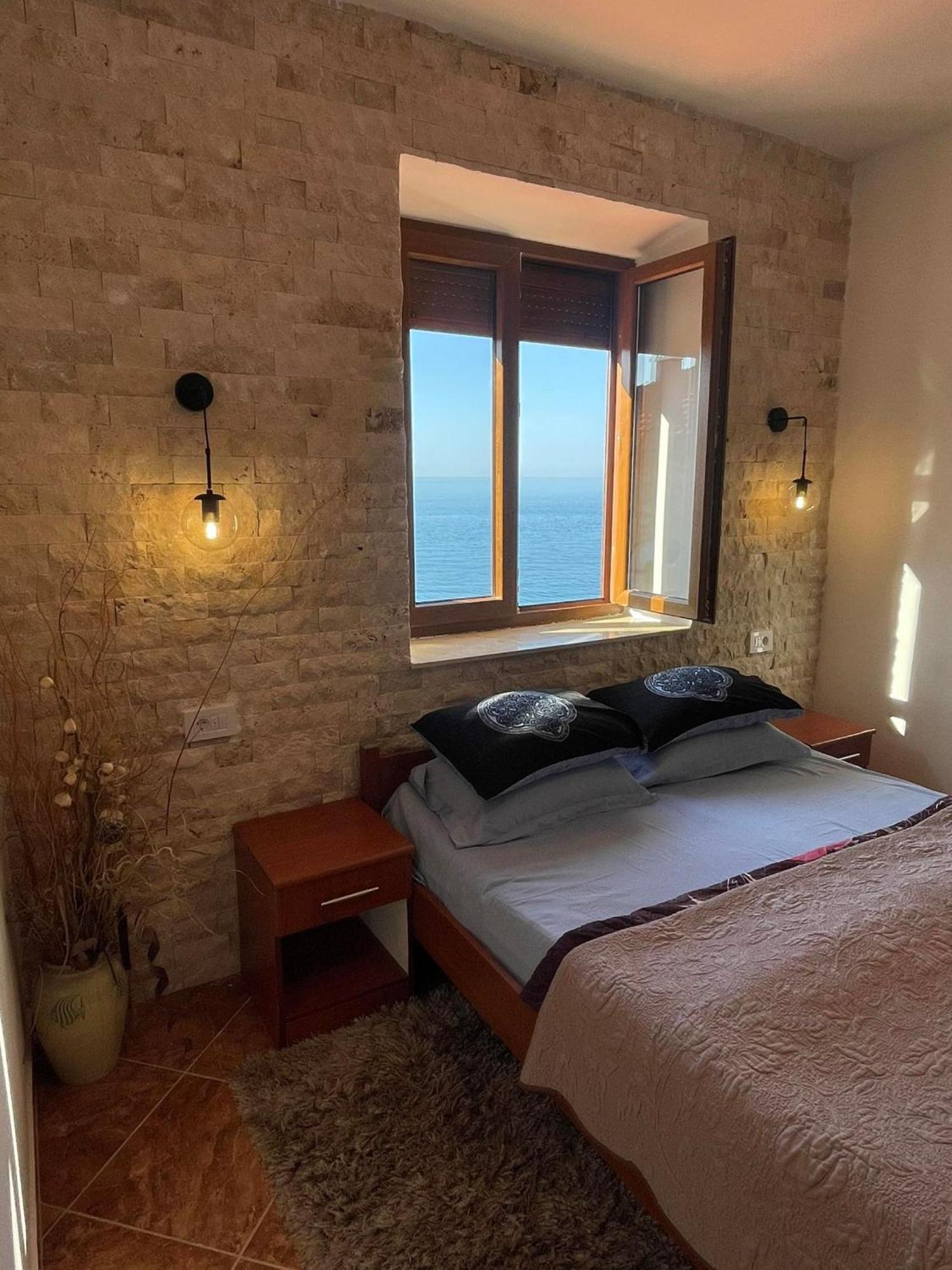 Antigona Old Town Apartment